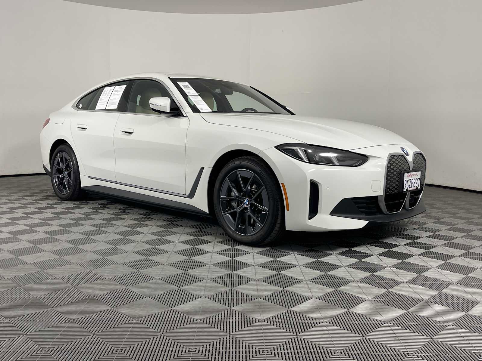 Used 2025 BMW i4 eDrive40 w/ Premium Package image 15