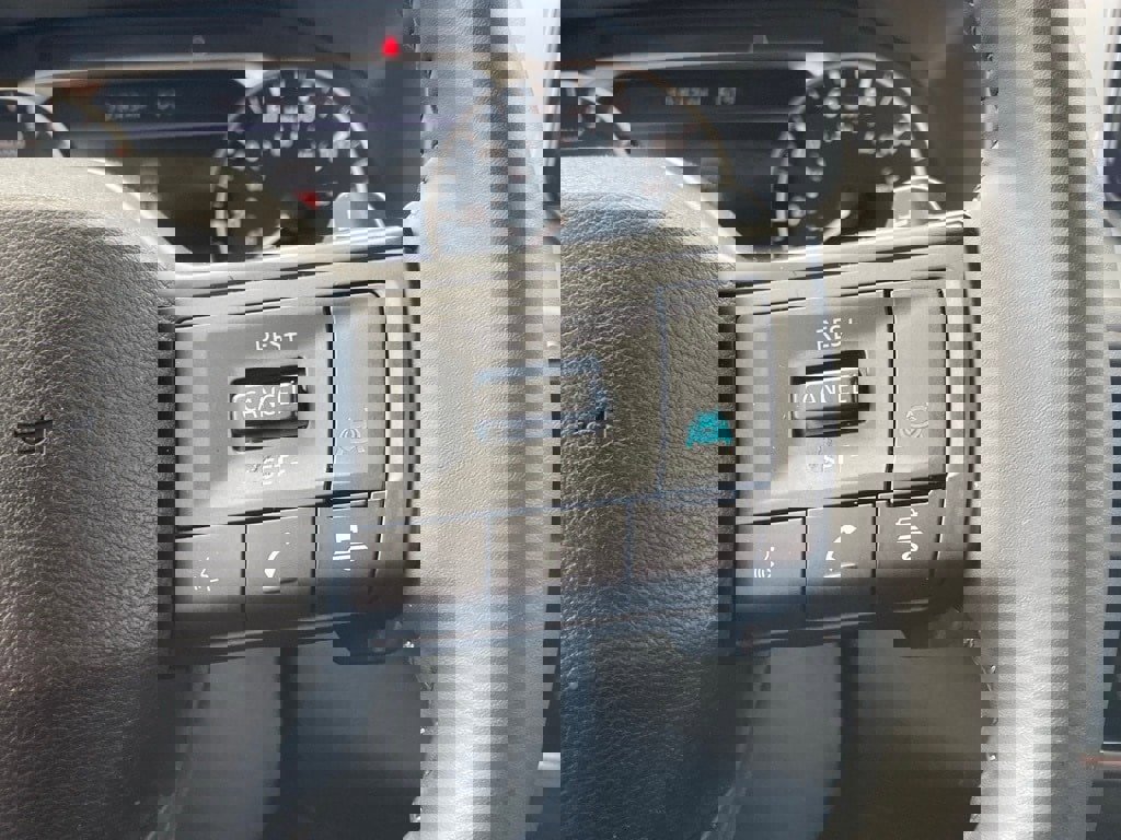 Used 2025 Nissan Rogue SV image 18