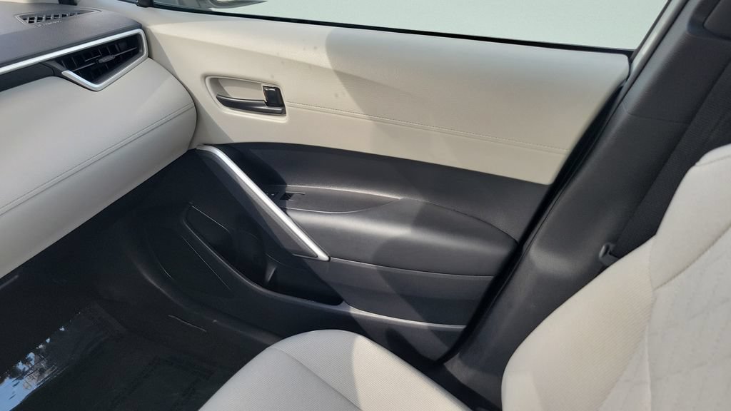 Certified 2025 Toyota Corolla Cross L FWD image 16