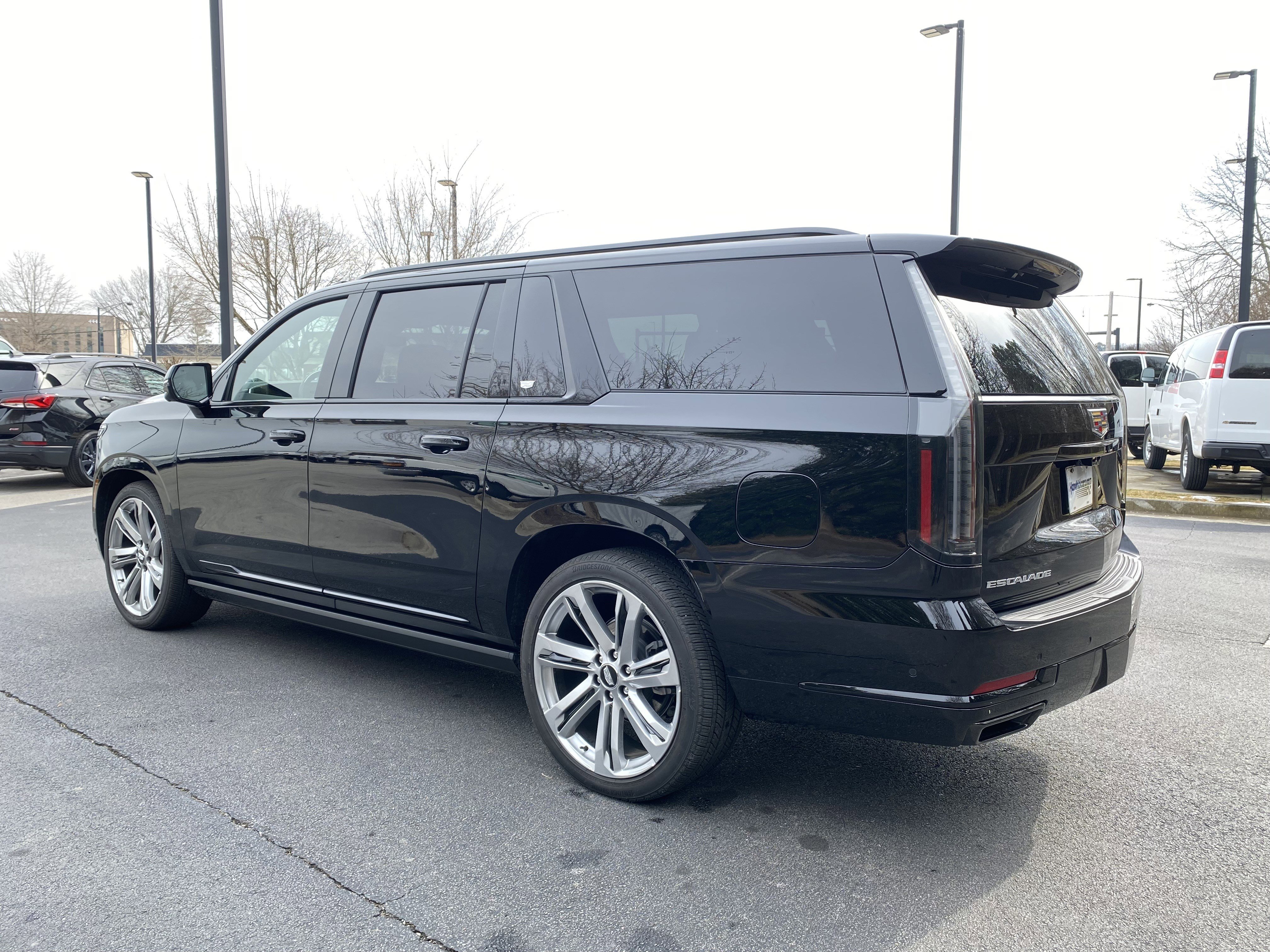 Used 2026 Cadillac Escalade ESV Sport w/ Touring Package image 7