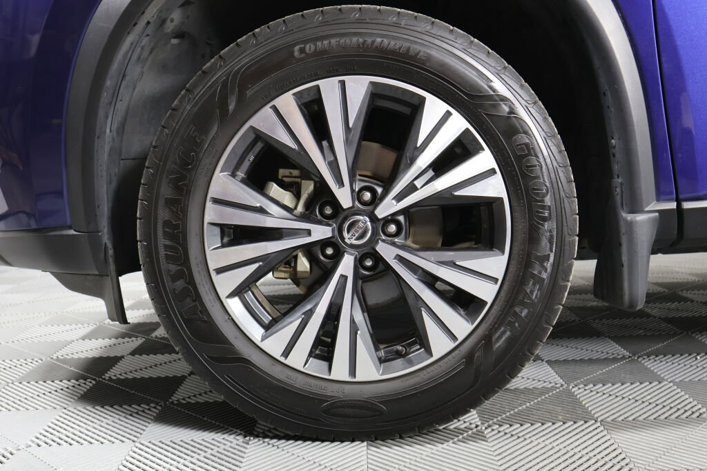 Used 2021 Nissan Rogue SV image 9