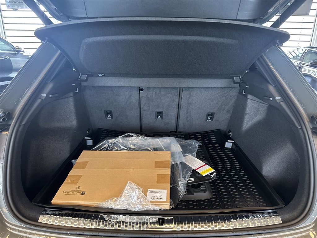 New 2025 Audi Q3 2.0T Premium image 23