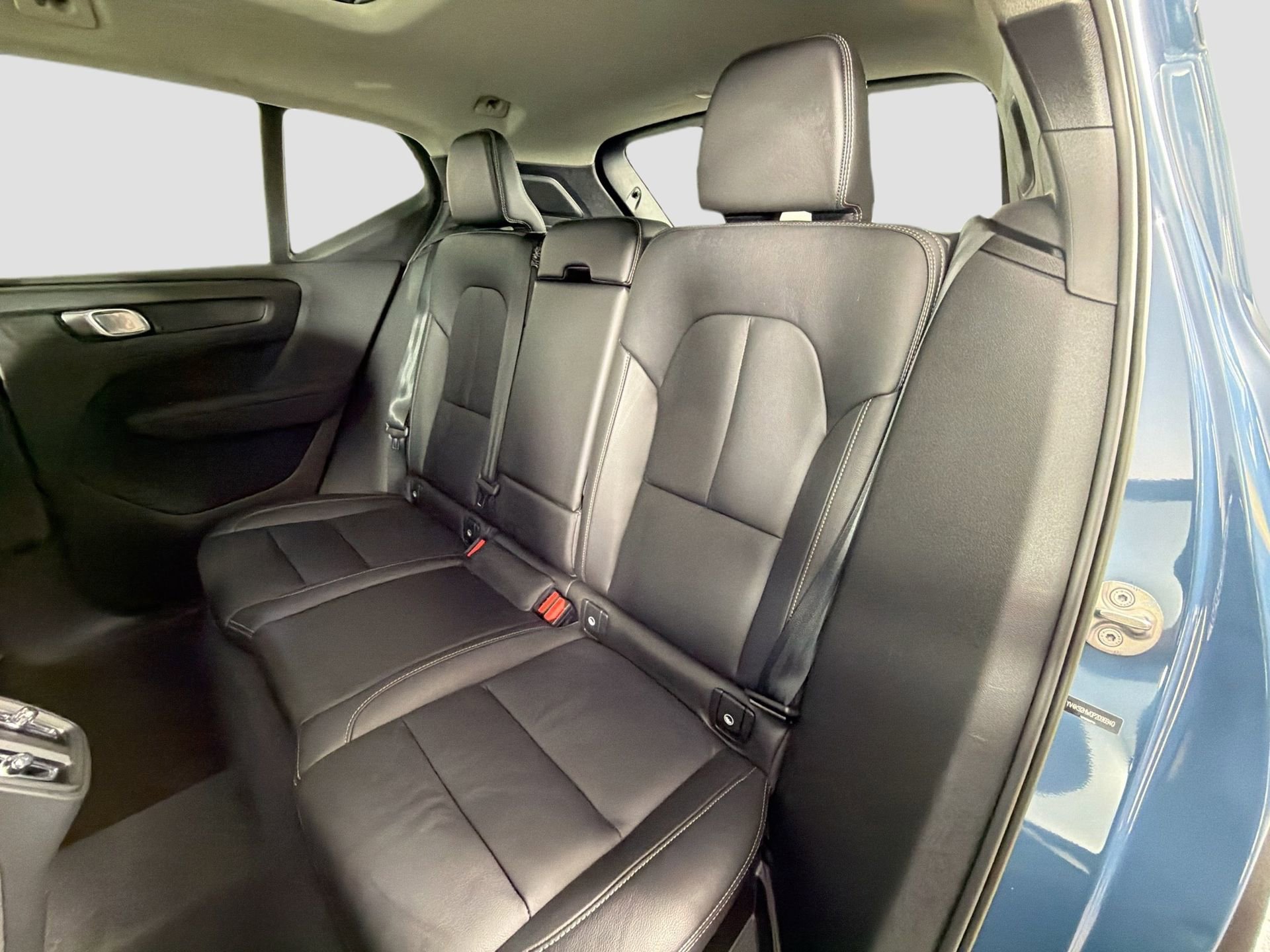 Certified 2023 Volvo XC40 B4 Plus w/ Protection Package Premier image 25