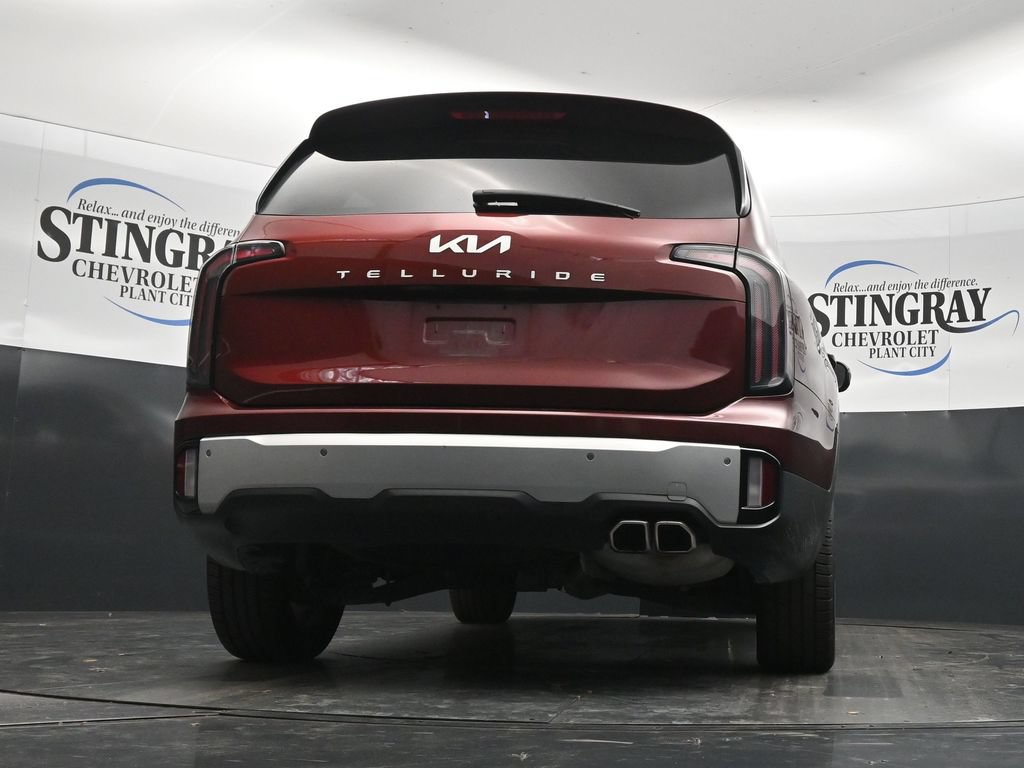 Used 2023 Kia Telluride EX w/ EX Captain's Chair Package FWD image 31