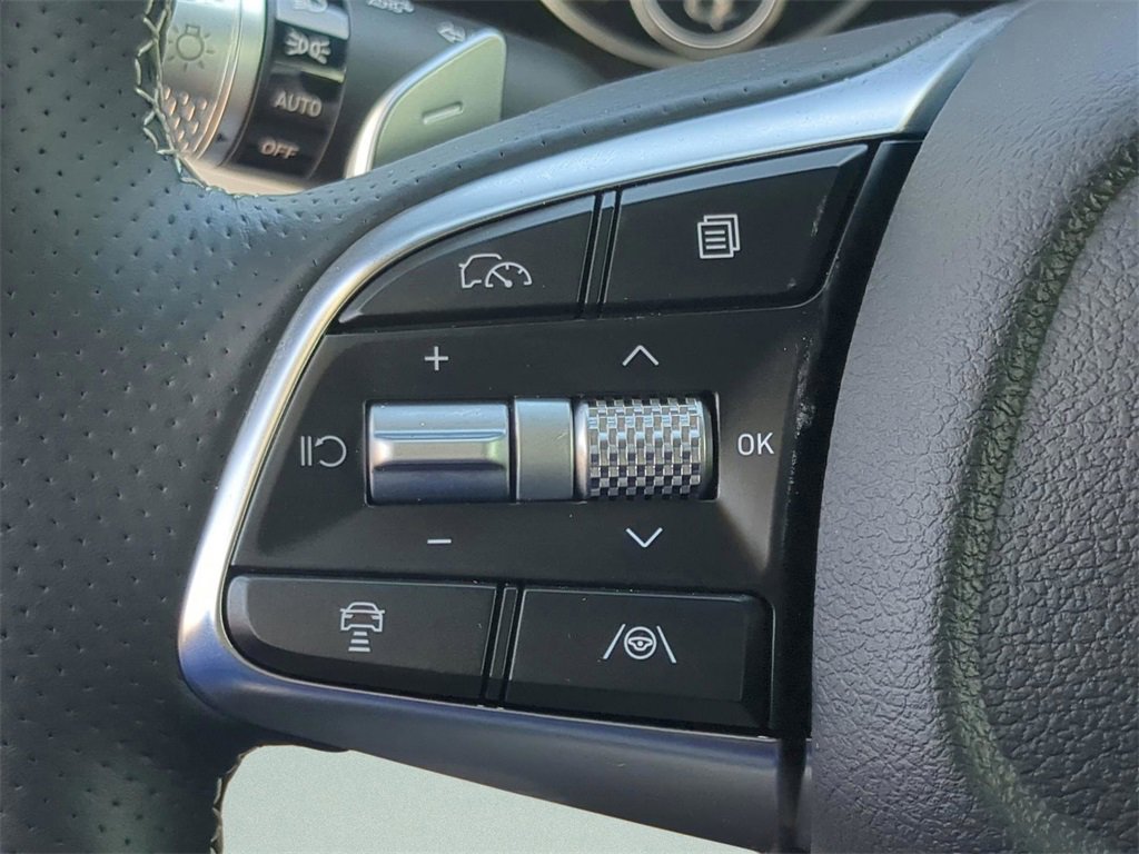 Used 2025 Genesis G70 2.5T image 21