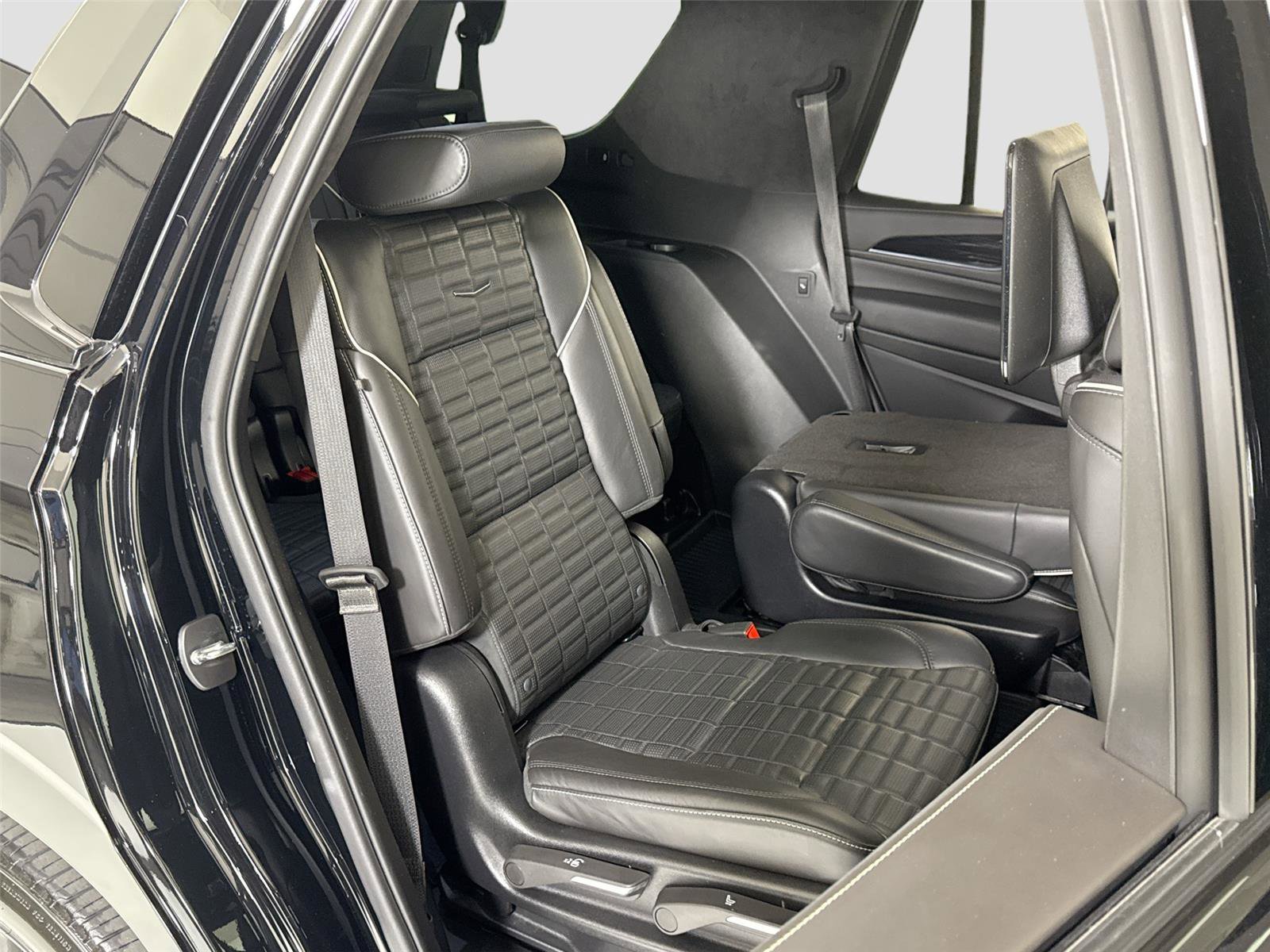 Used 2023 Cadillac Escalade V w/ LPO, Floor Liner Package image 30