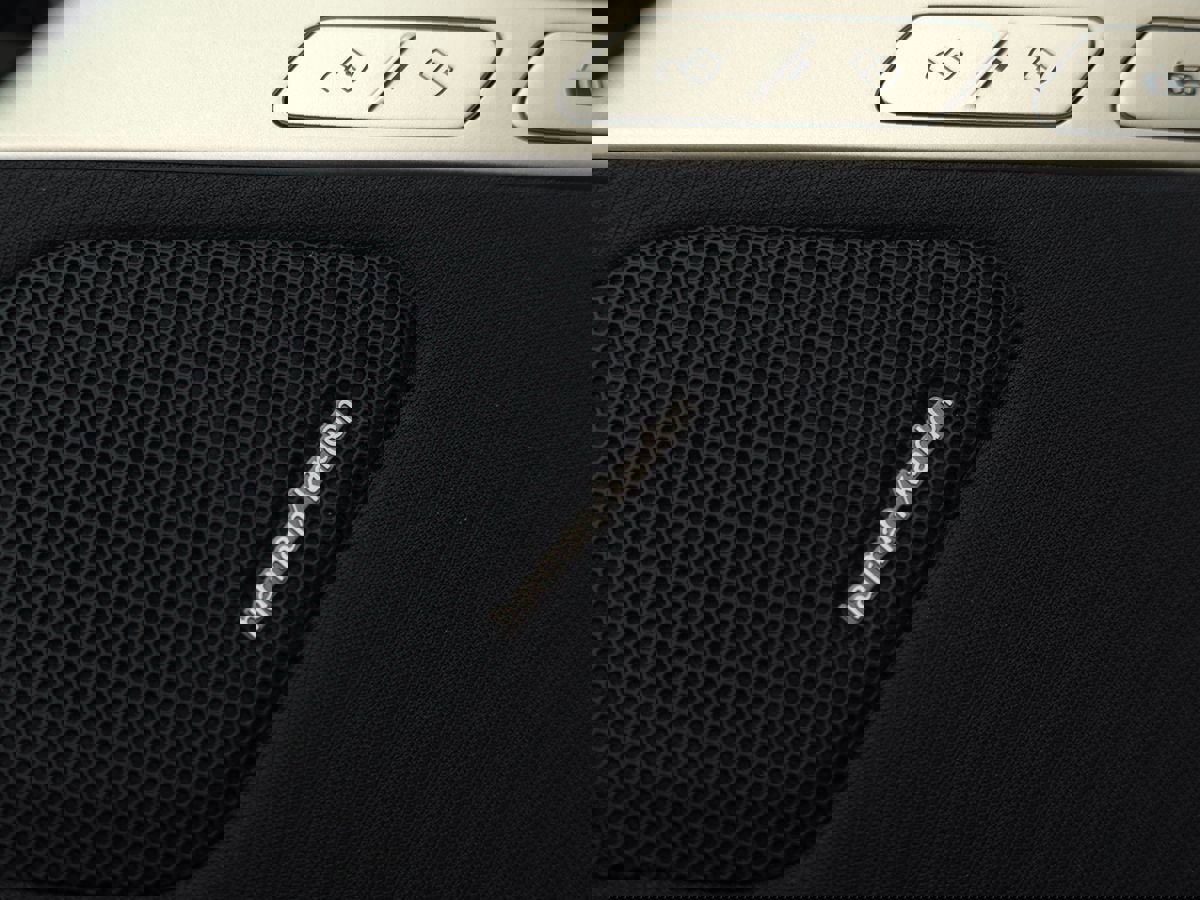 Used 2024 BMW iX xDrive50 w/ Premium Package image 28