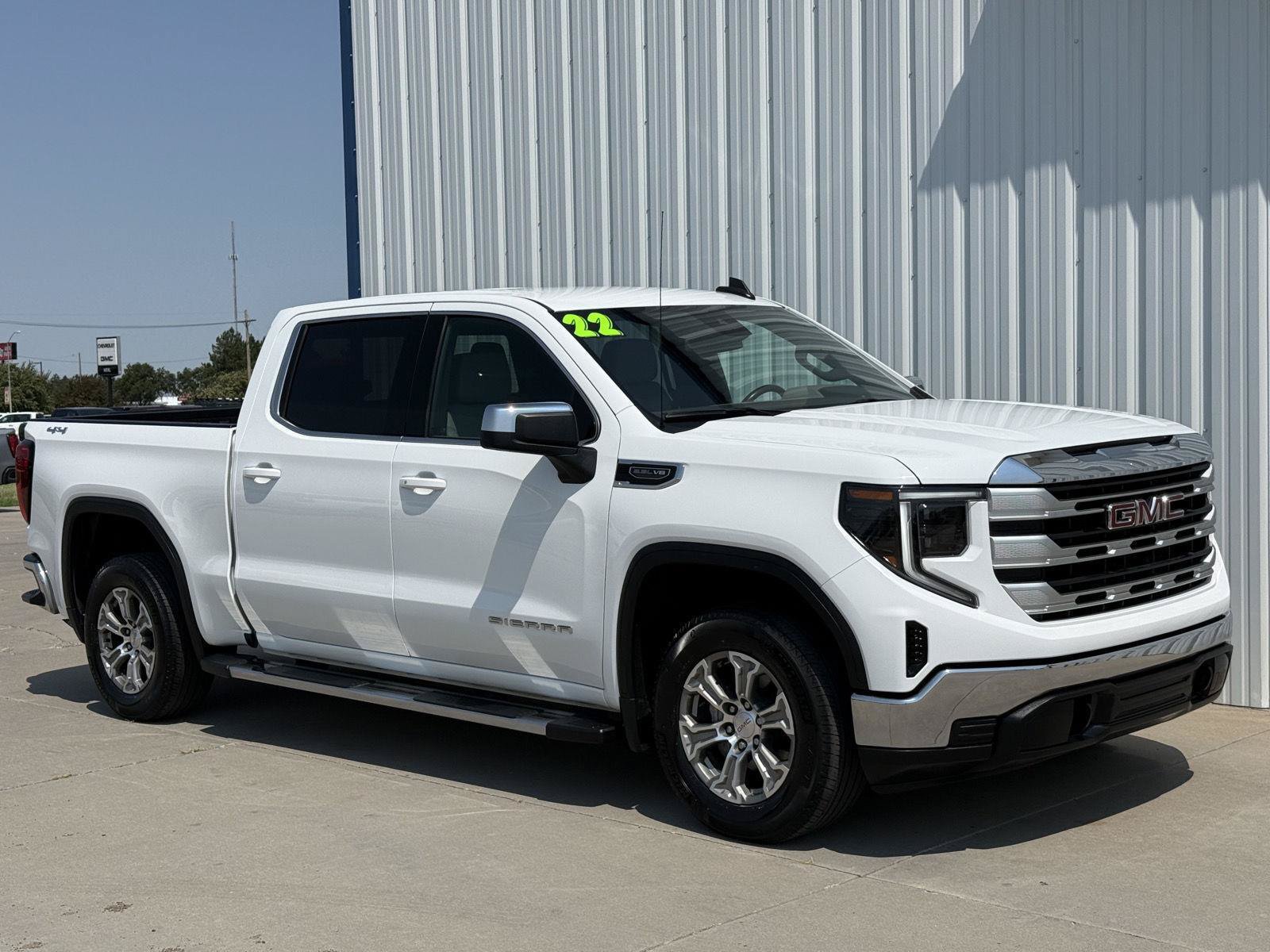 Used 2022 GMC Sierra 1500 SLE AWD/4WD image 3