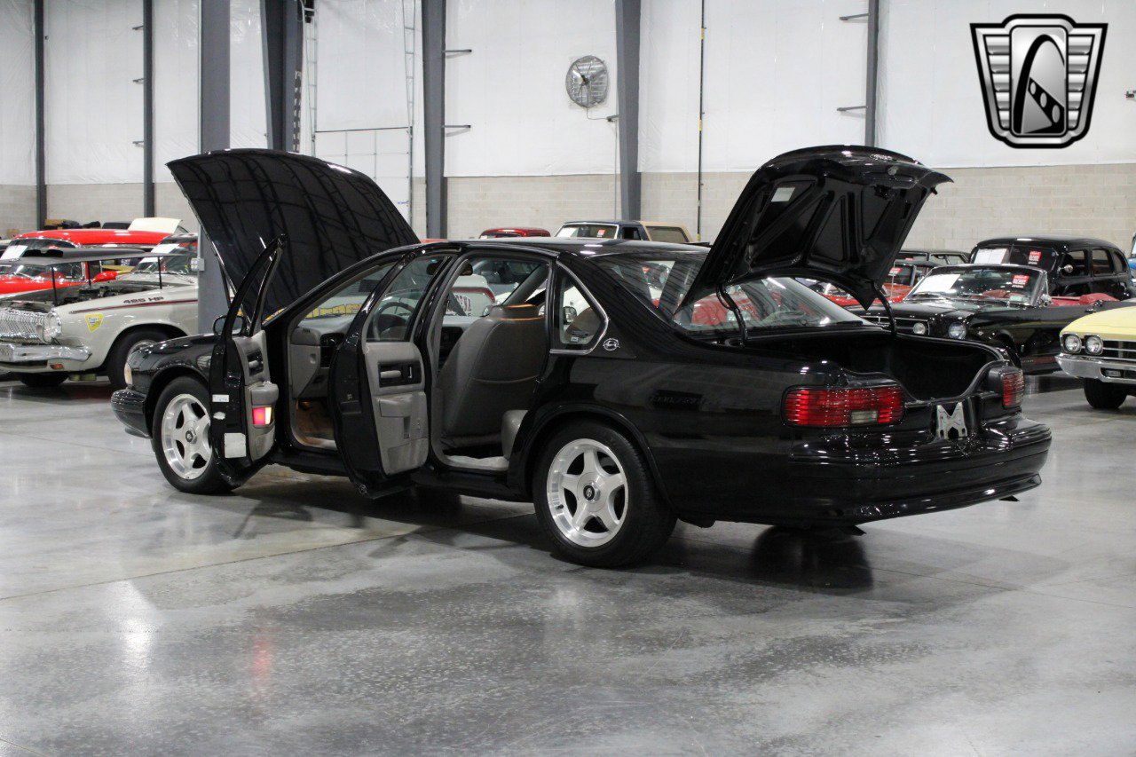 Used 1994 Chevrolet Impala SS image 17