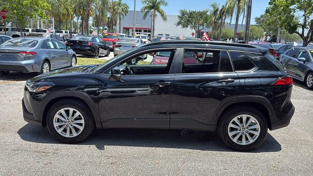 Certified 2023 Toyota Corolla Cross LE w/ Moonroof Package FWD image 4