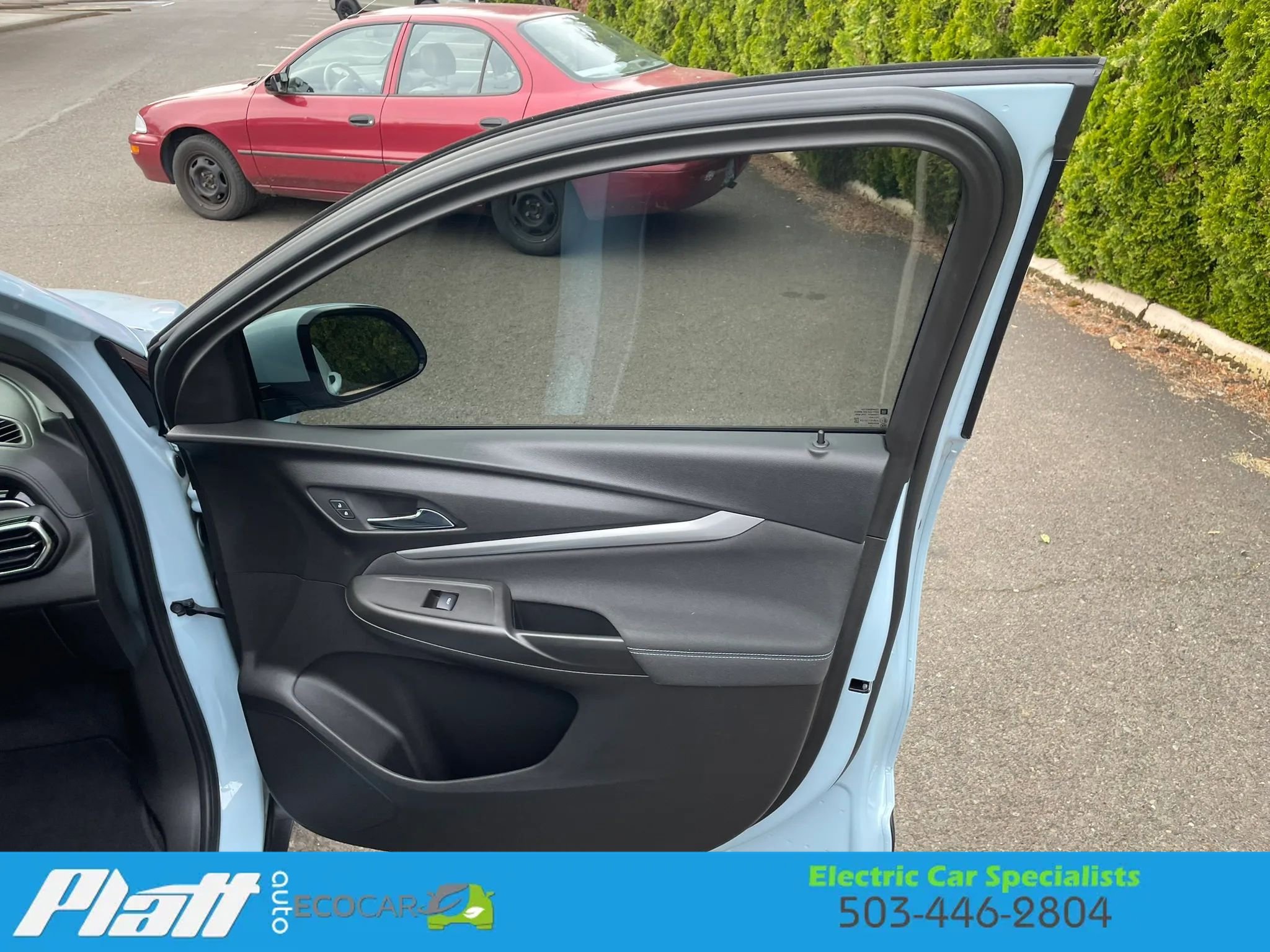 Used 2022 Chevrolet Bolt EUV LT w/ Comfort Package FWD image 50