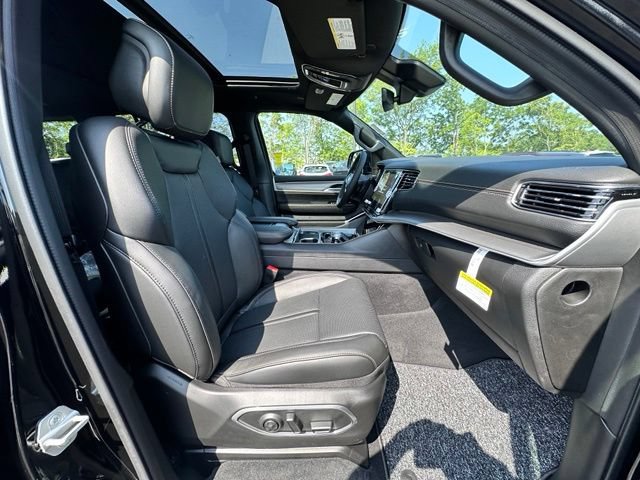 New 2026 Jeep Grand Wagoneer 4WD image 30