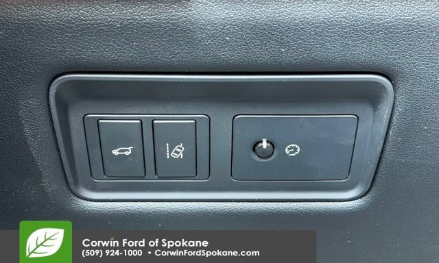 Used 2017 Land Rover Range Rover Supercharged AWD/4WD image 29