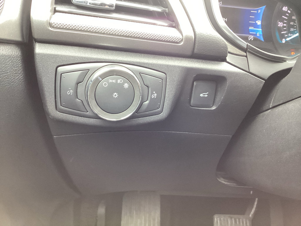 Used 2020 Ford Fusion SE image 19