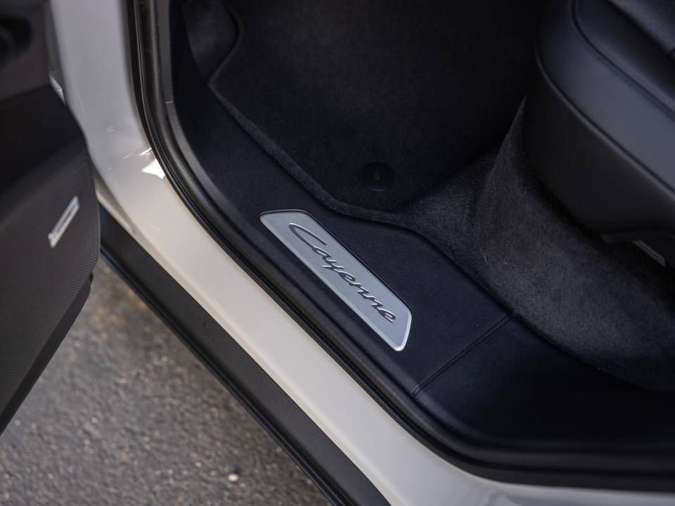 Certified 2026 Porsche Cayenne AWD/4WD image 22