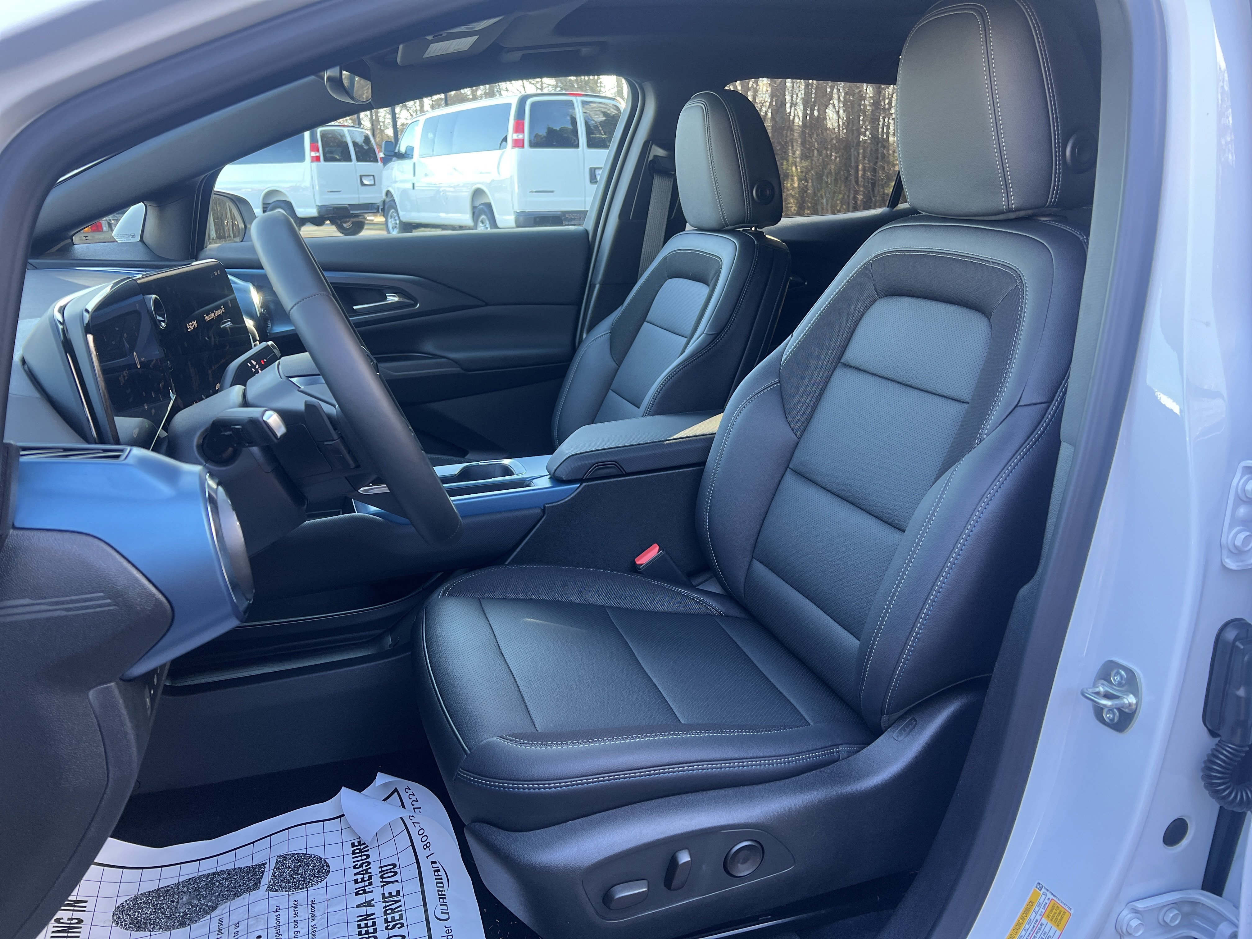 New 2026 Chevrolet Equinox EV LT AWD/4WD image 16