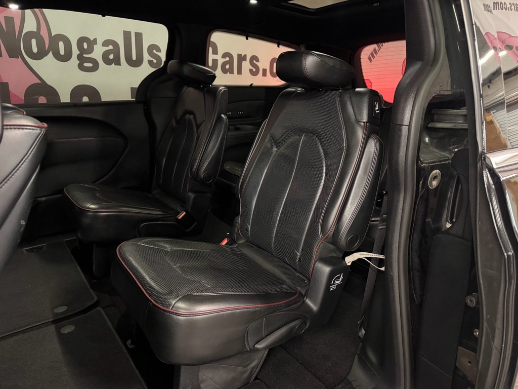 Used 2020 Chrysler Pacifica Limited image 21