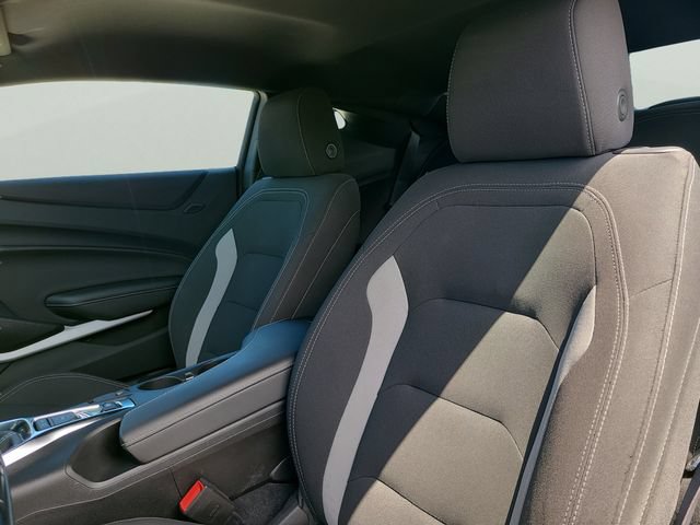 Used 2021 Chevrolet Camaro SS RWD image 13