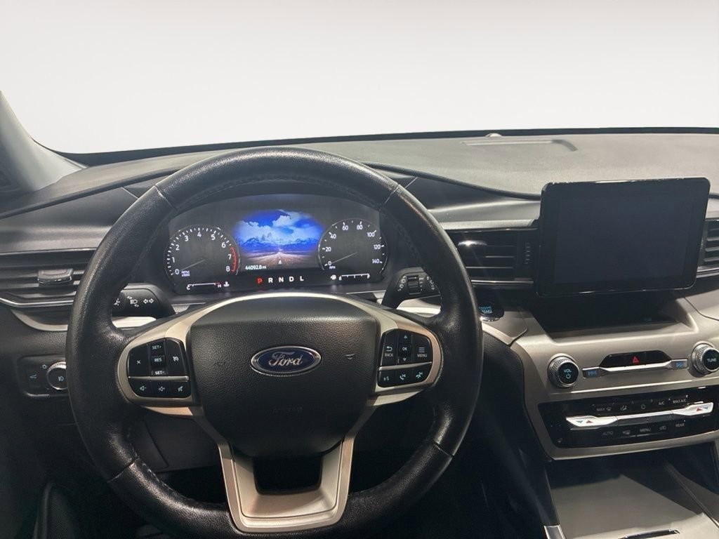 Used 2022 Ford Explorer XLT w/ Equipment Group 202A image 23