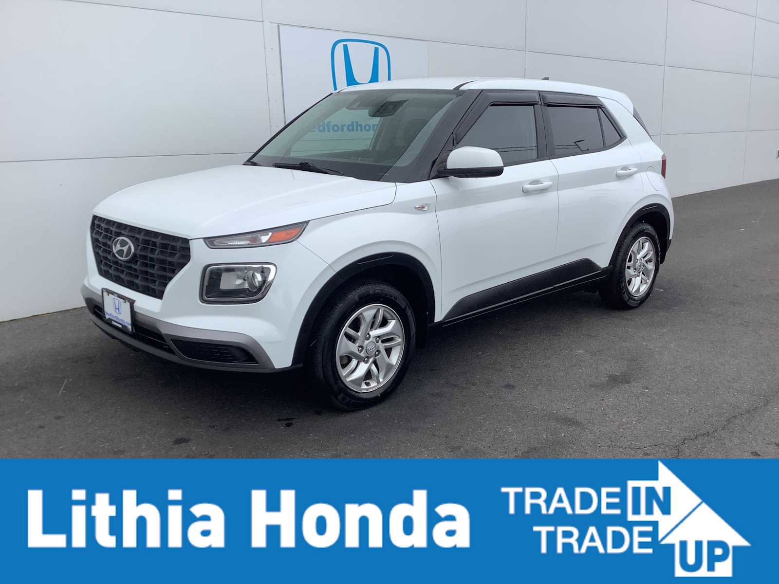 Used 2022 Hyundai Venue SE FWD image 1