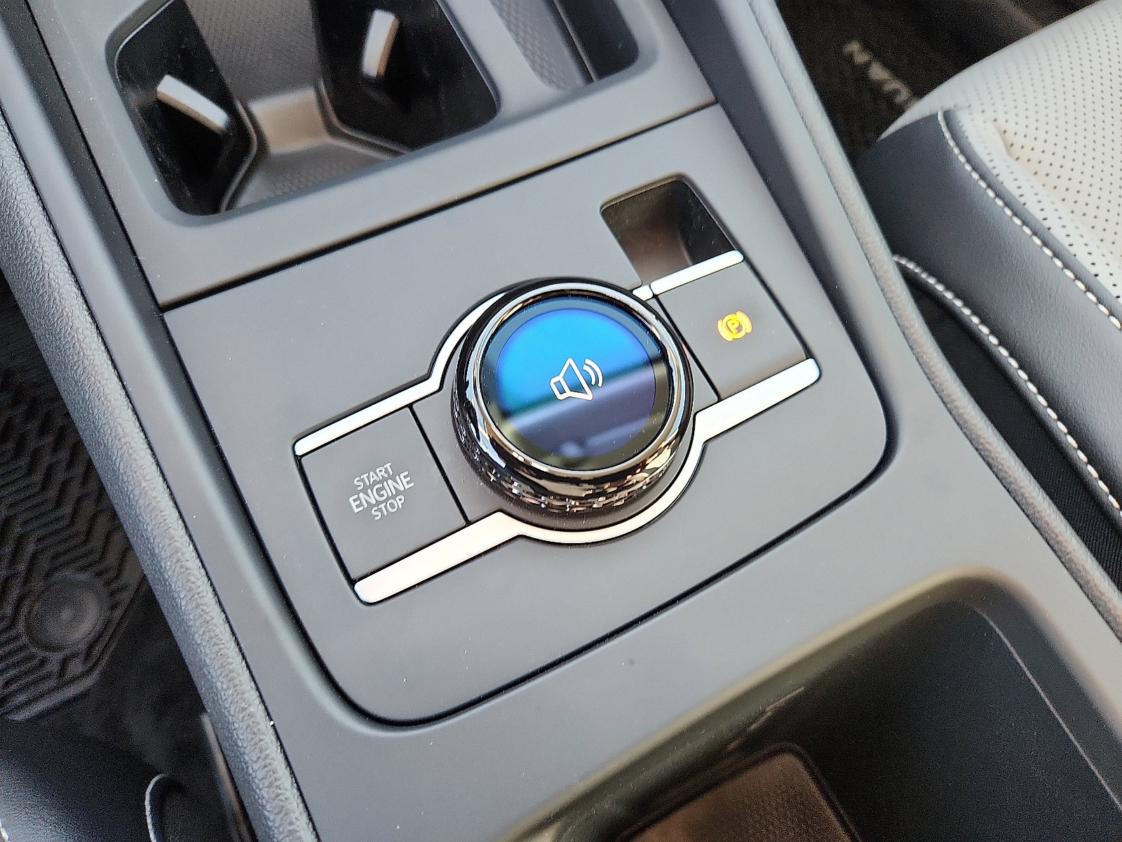 New 2026 Volkswagen Tiguan SE image 13