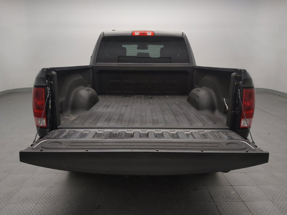 Used 2018 RAM 1500 Express AWD/4WD image 29