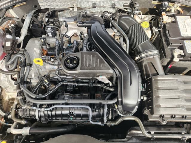 Used 2024 Volkswagen Jetta SE FWD image 25