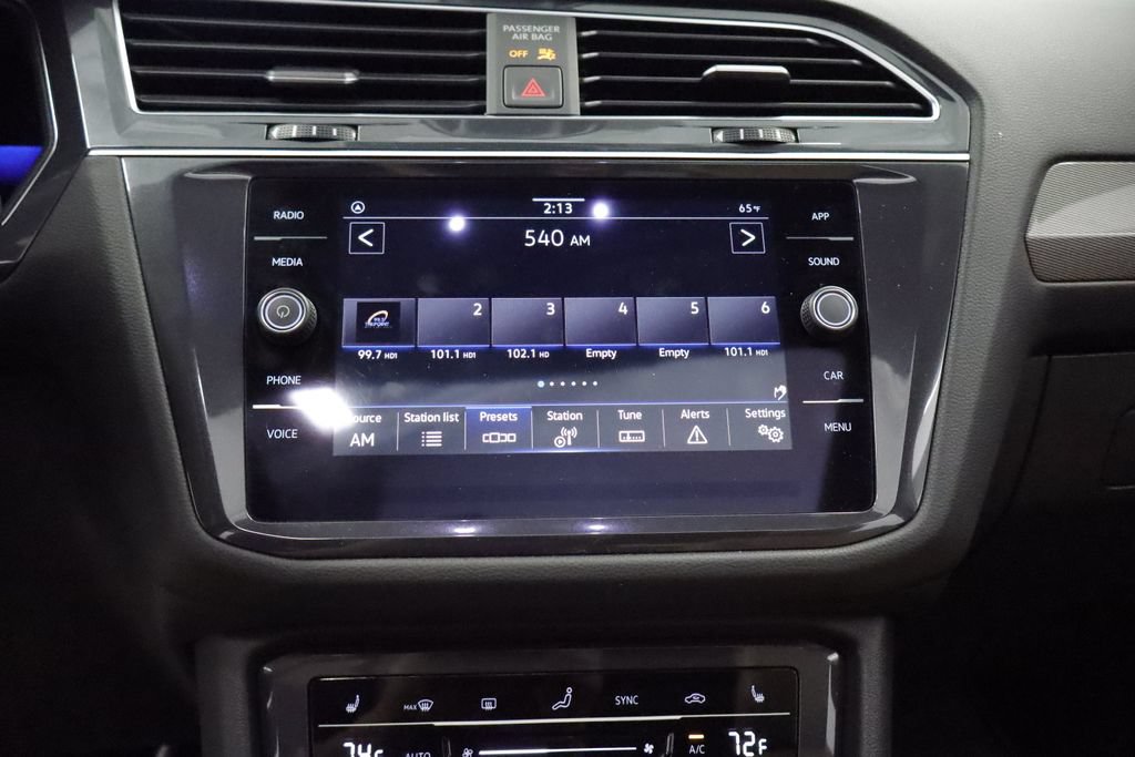 Used 2023 Volkswagen Tiguan SE R-Line FWD image 29