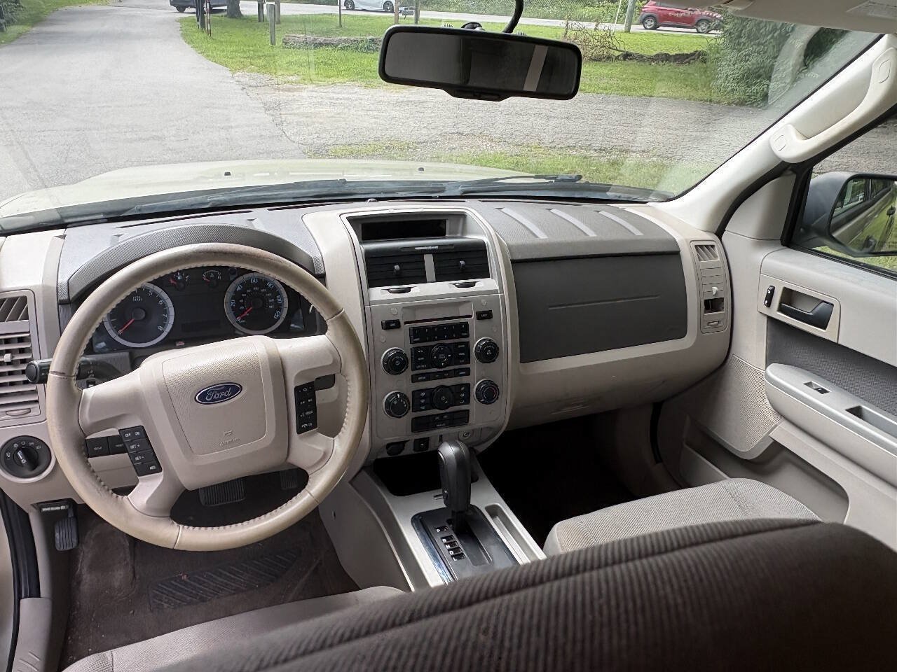 Used 2010 Ford Escape XLT FWD image 24