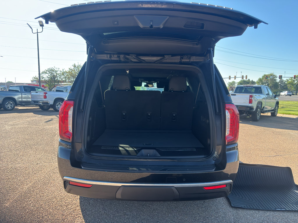 Used 2023 GMC Yukon XL Denali AWD/4WD image 18