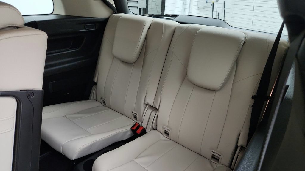 Used 2022 Mercedes-Benz GLB 250 w/ Premium Package Lite image 21