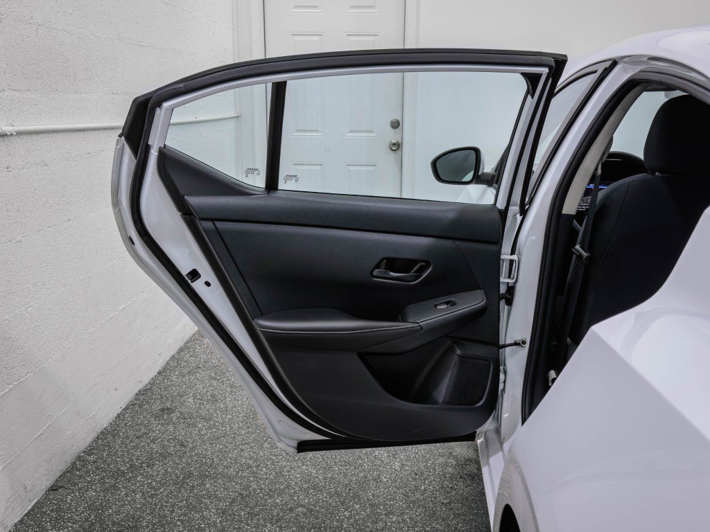 Used 2025 Nissan Sentra SV image 14