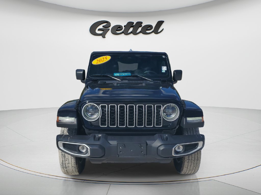 Used 2025 Jeep Wrangler Unlimited Sahara AWD/4WD image 2