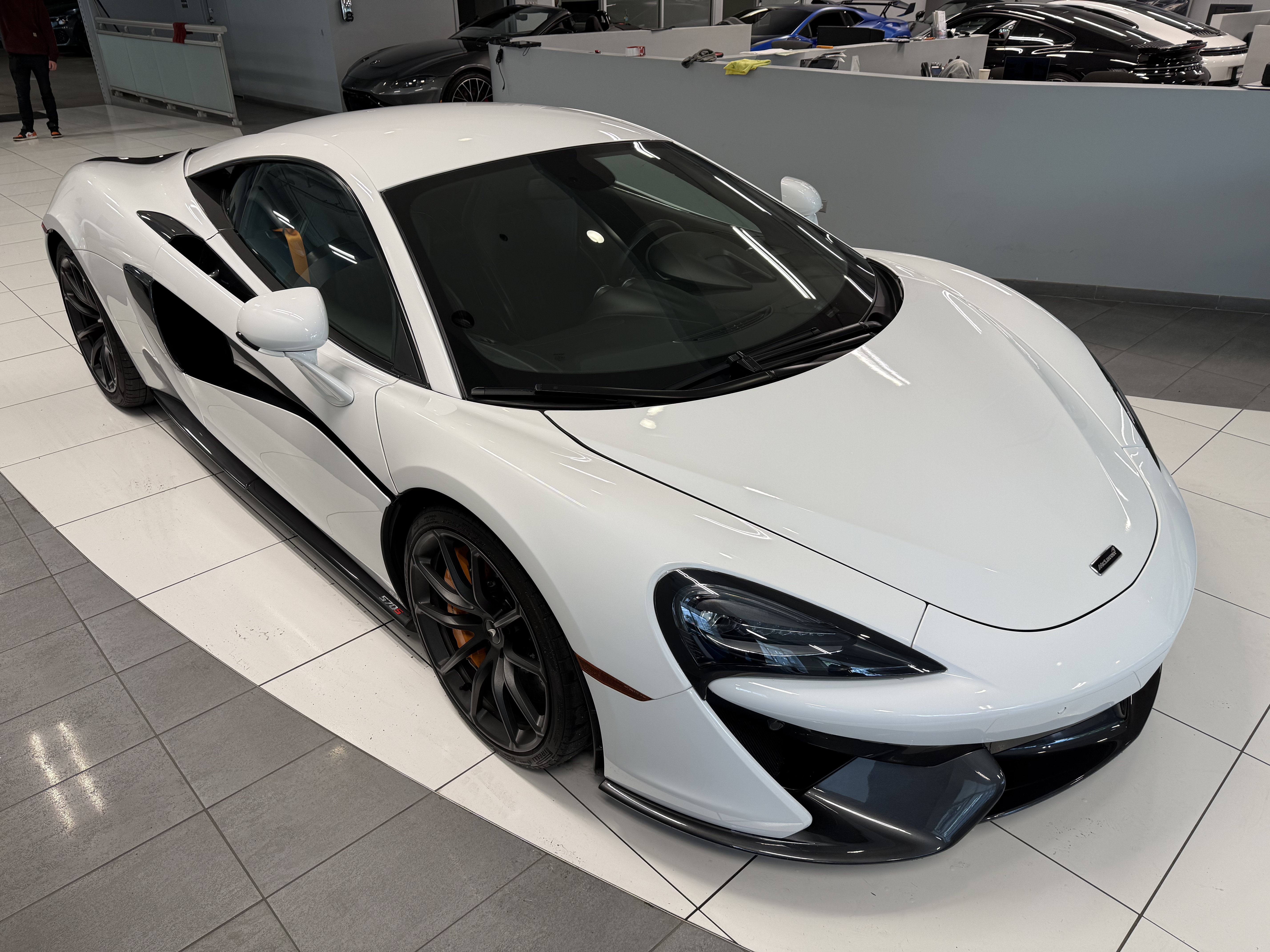 Used 2019 McLaren 570S Coupe RWD image 6