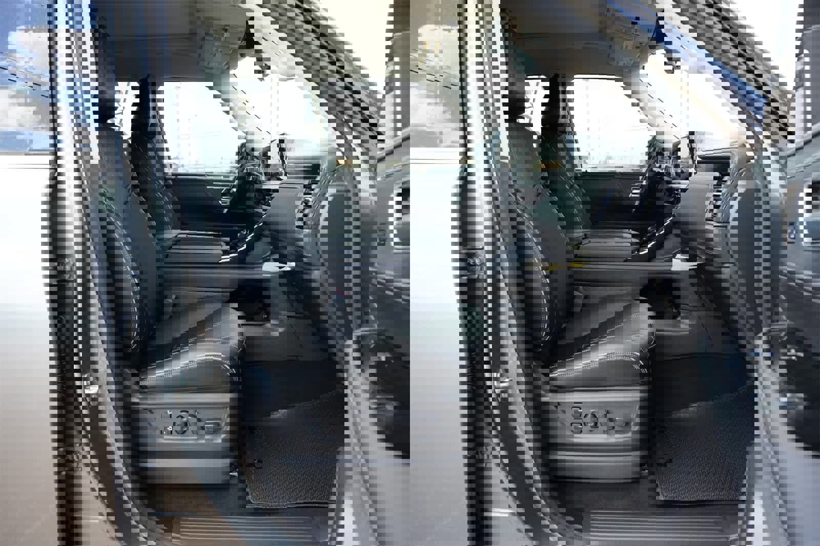 New 2025 INFINITI QX80 Sensory image 25