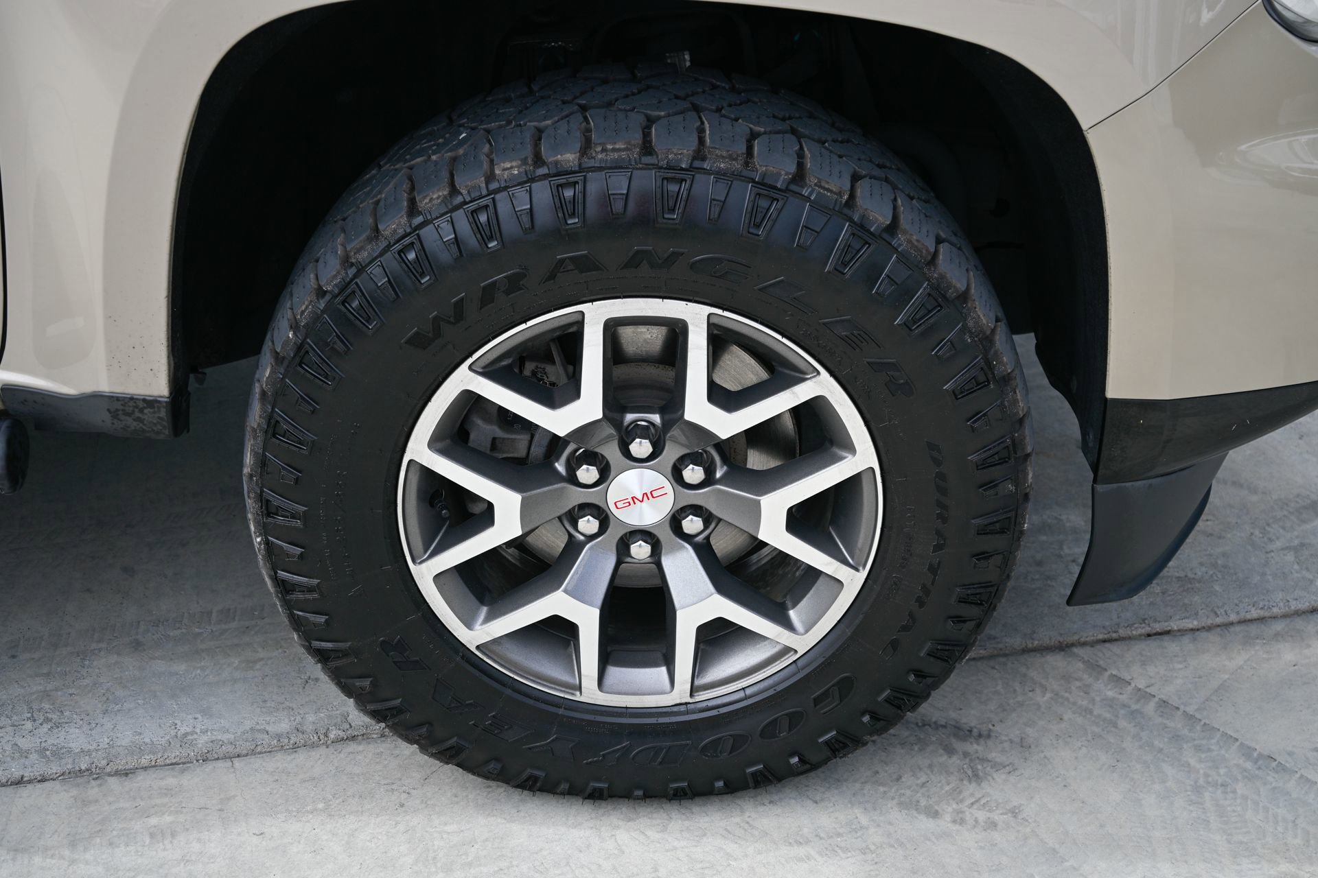 Used 2022 GMC Canyon AT4 image 35