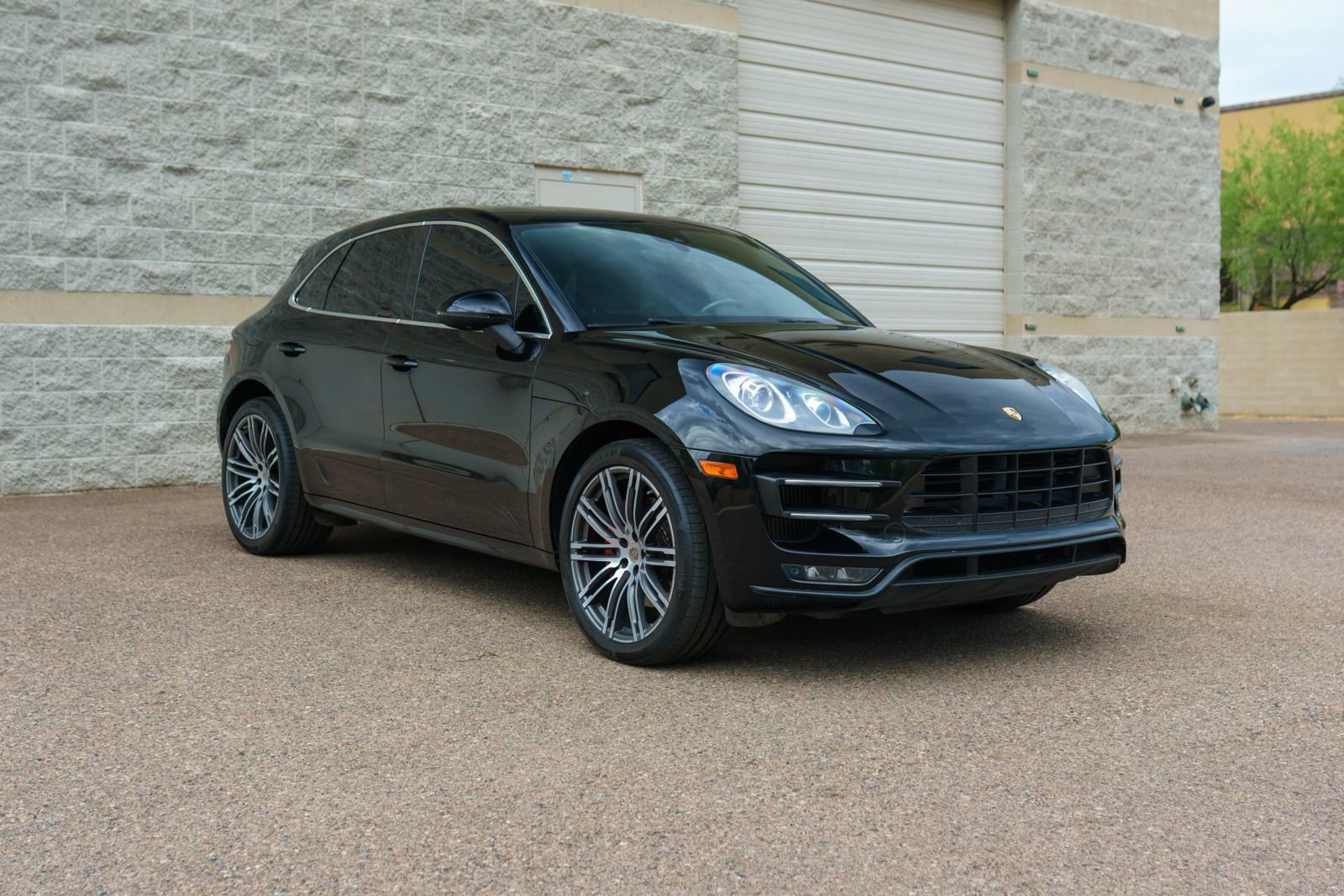 Used 2015 Porsche Macan Turbo AWD/4WD image 9