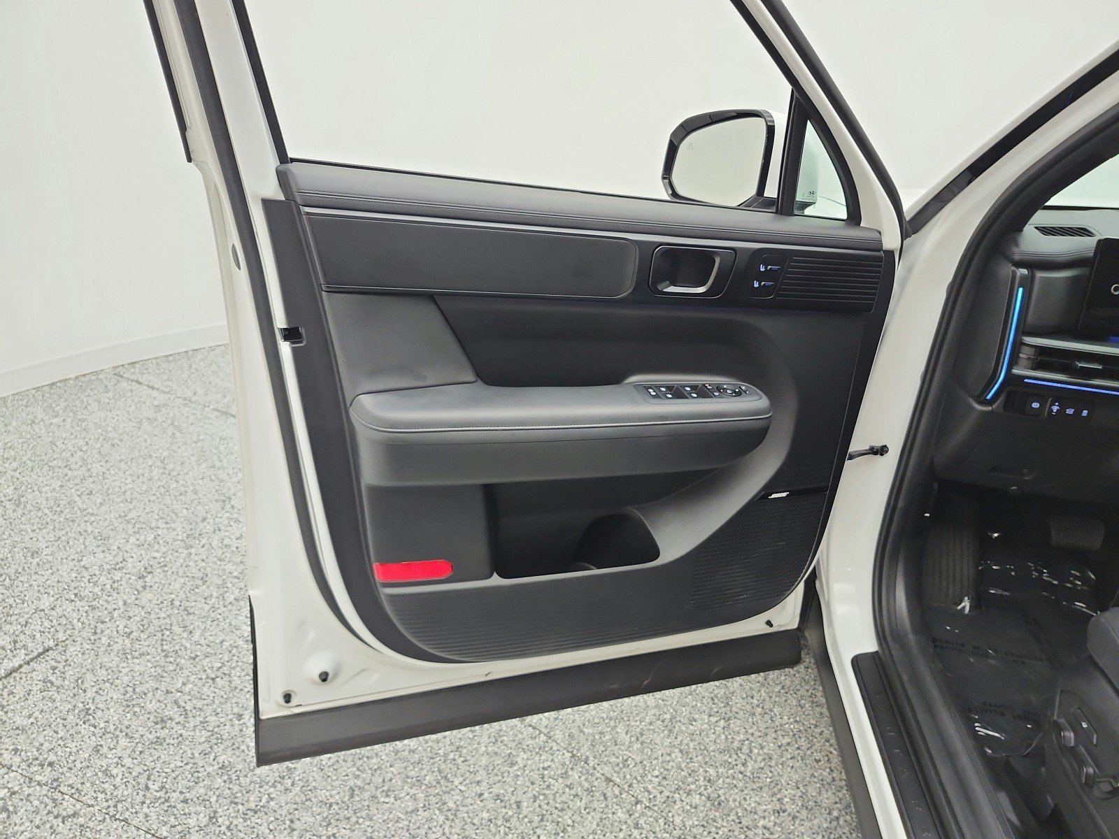 Used 2025 Hyundai Santa Fe Calligraphy FWD image 15