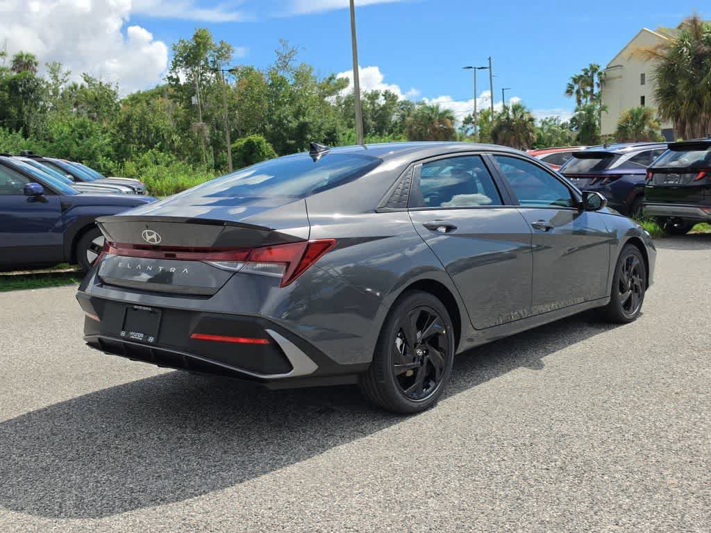 New 2026 Hyundai Elantra SEL Sport FWD image 7