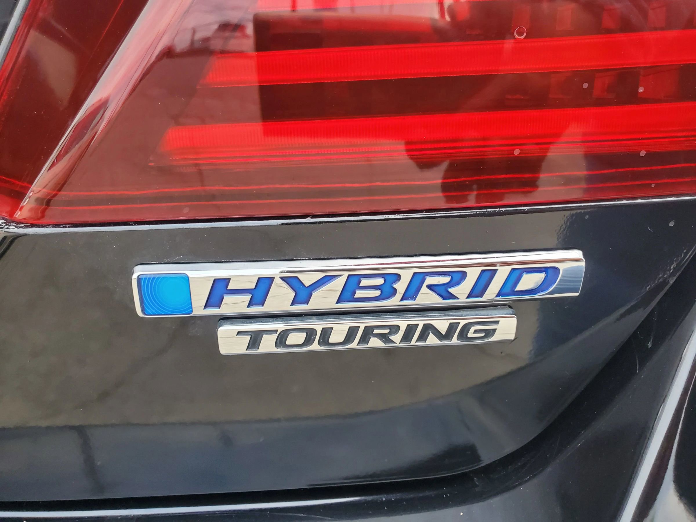 Used 2017 Honda Accord Touring image 3