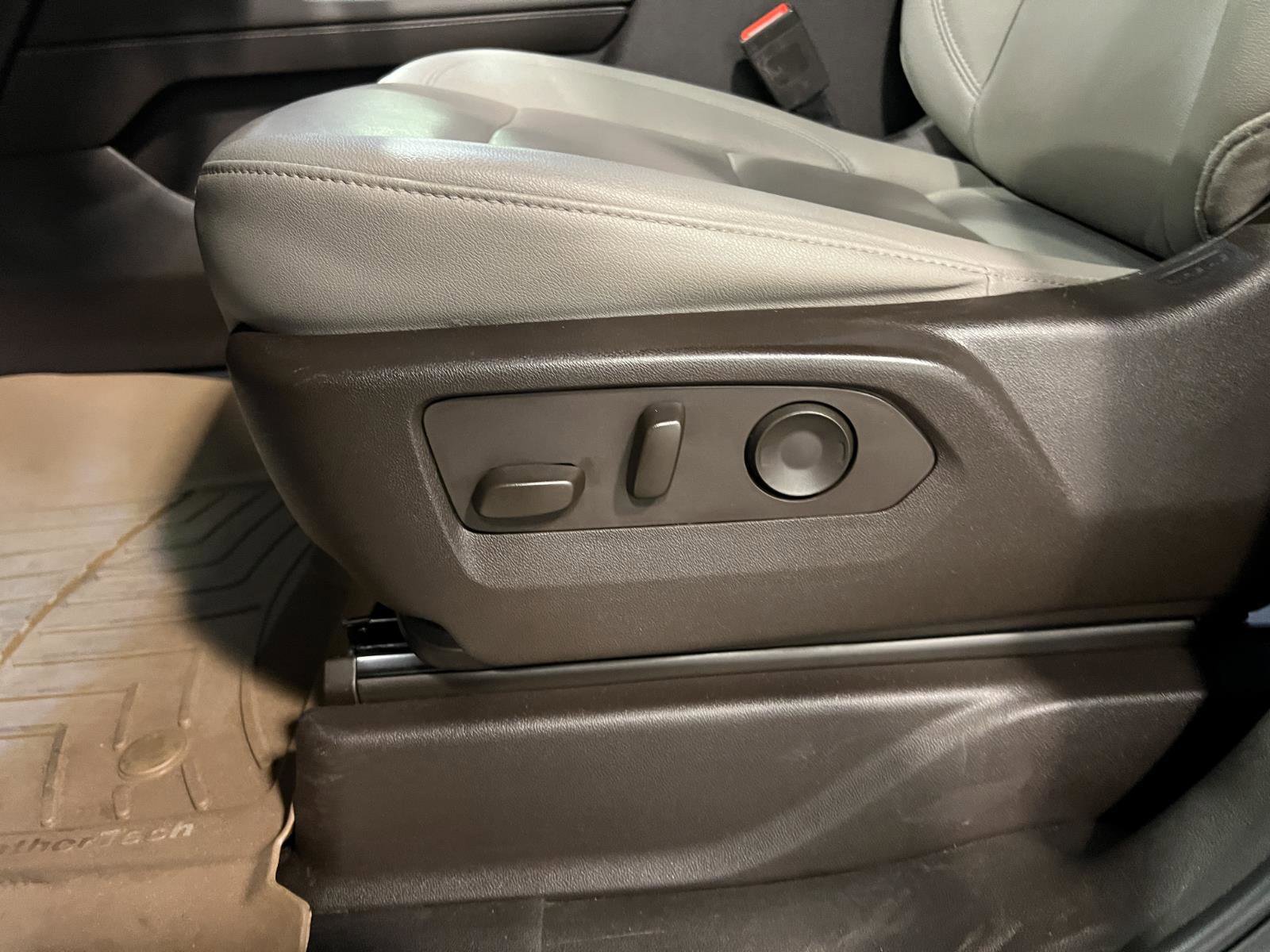 Used 2023 Chevrolet Tahoe Z71 image 25