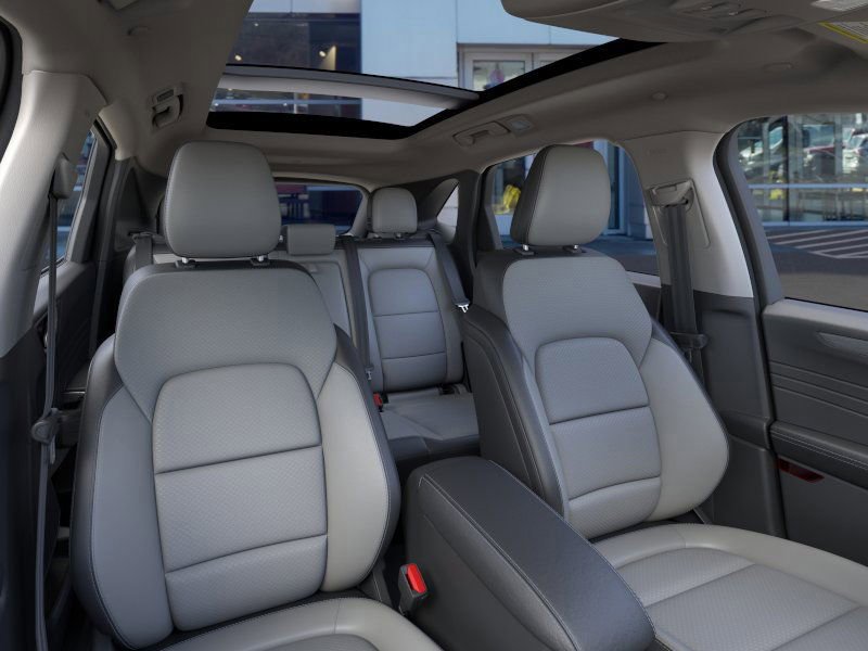 New 2025 Ford Escape SE w/ Class II Trailer Tow Package image 10