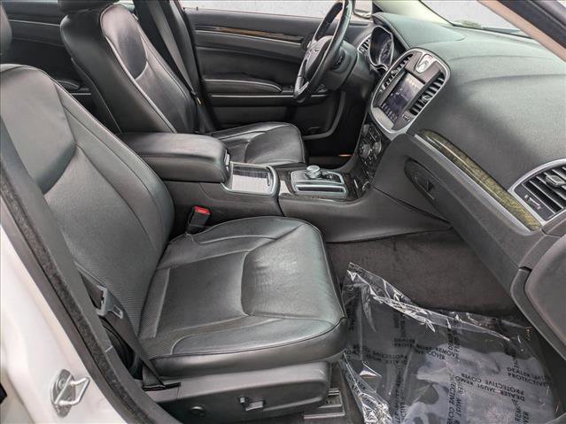 Used 2017 Chrysler 300 C image 22