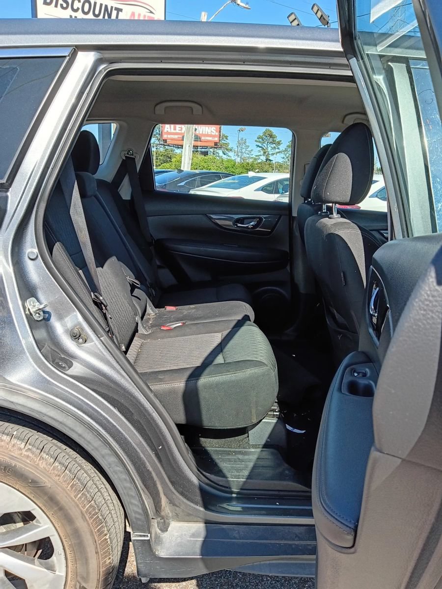 Used 2018 Nissan Rogue S FWD image 9