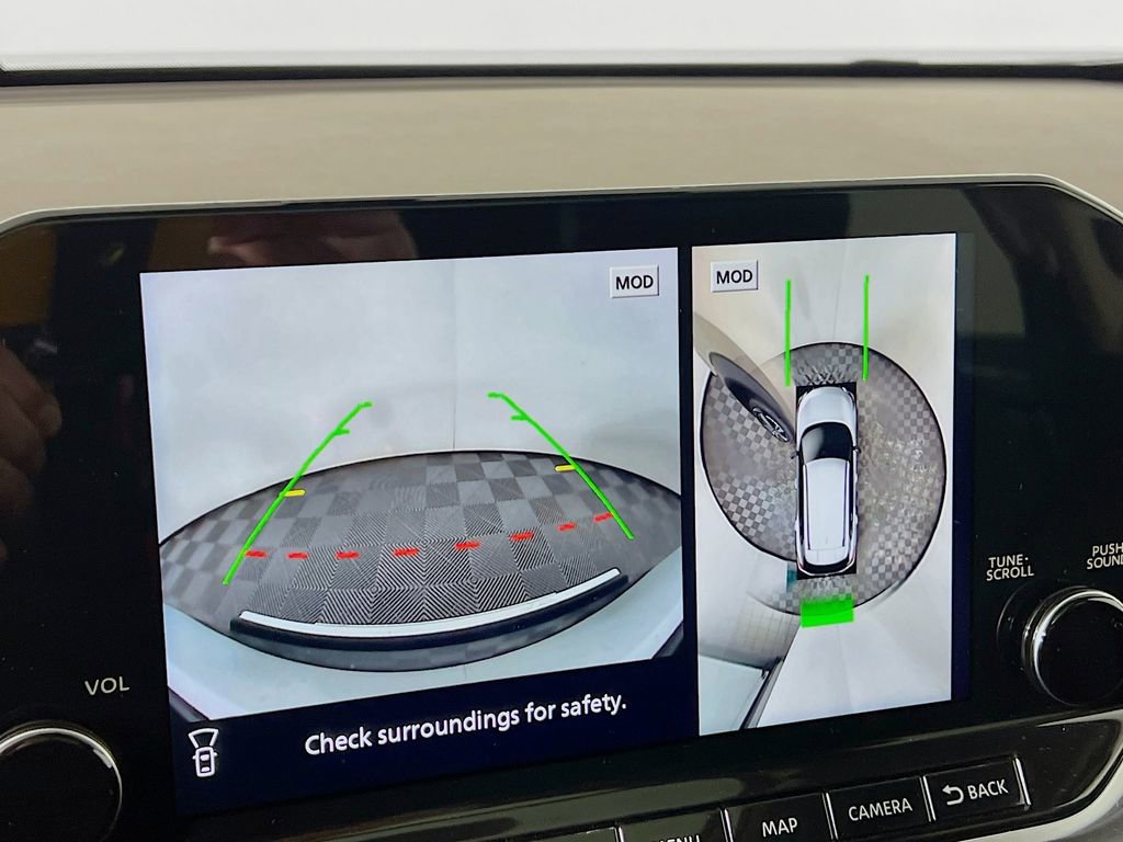 Used 2021 Nissan Rogue Platinum image 14