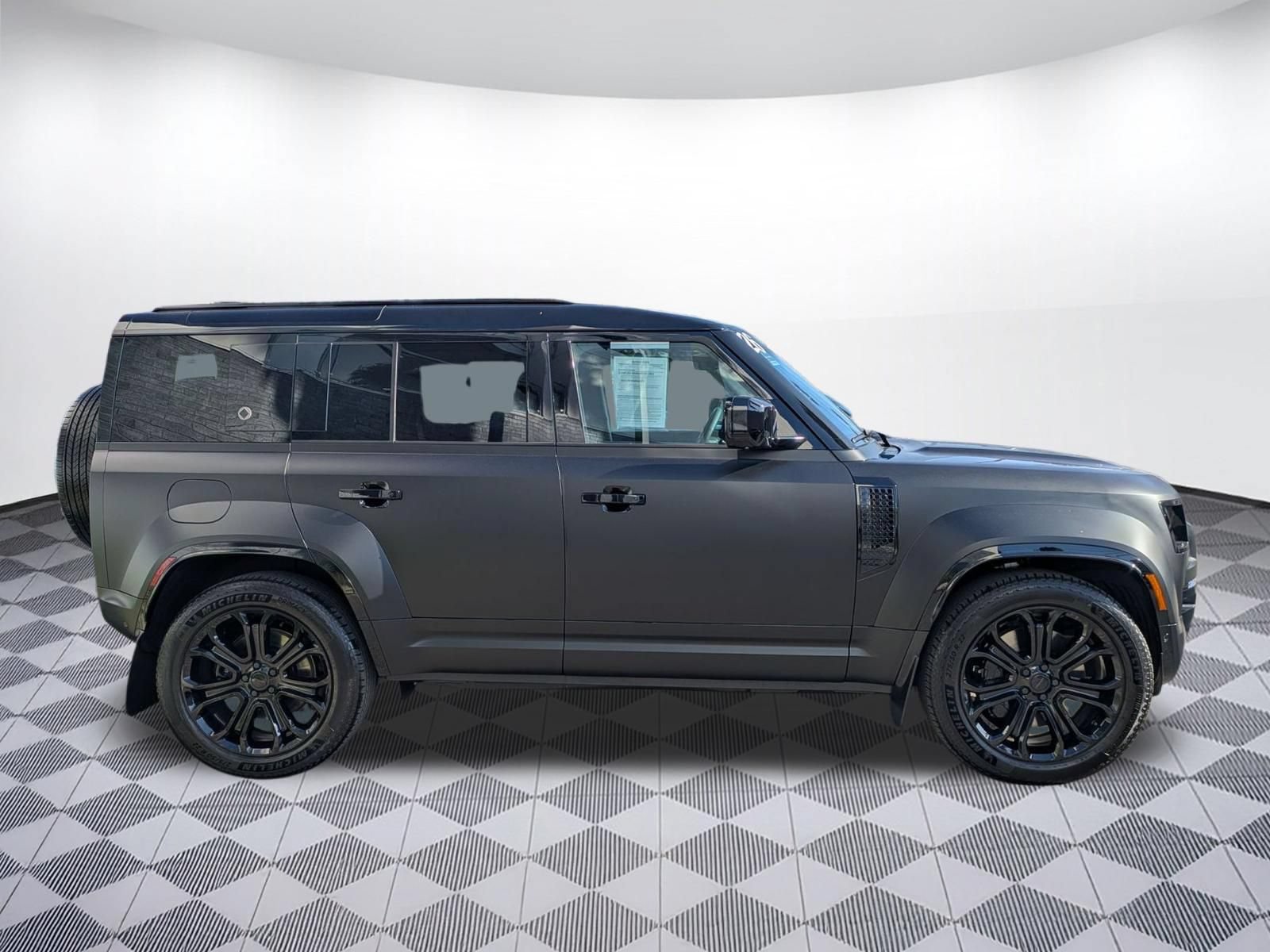Used 2026 Land Rover Defender 110 OCTA AWD/4WD image 6