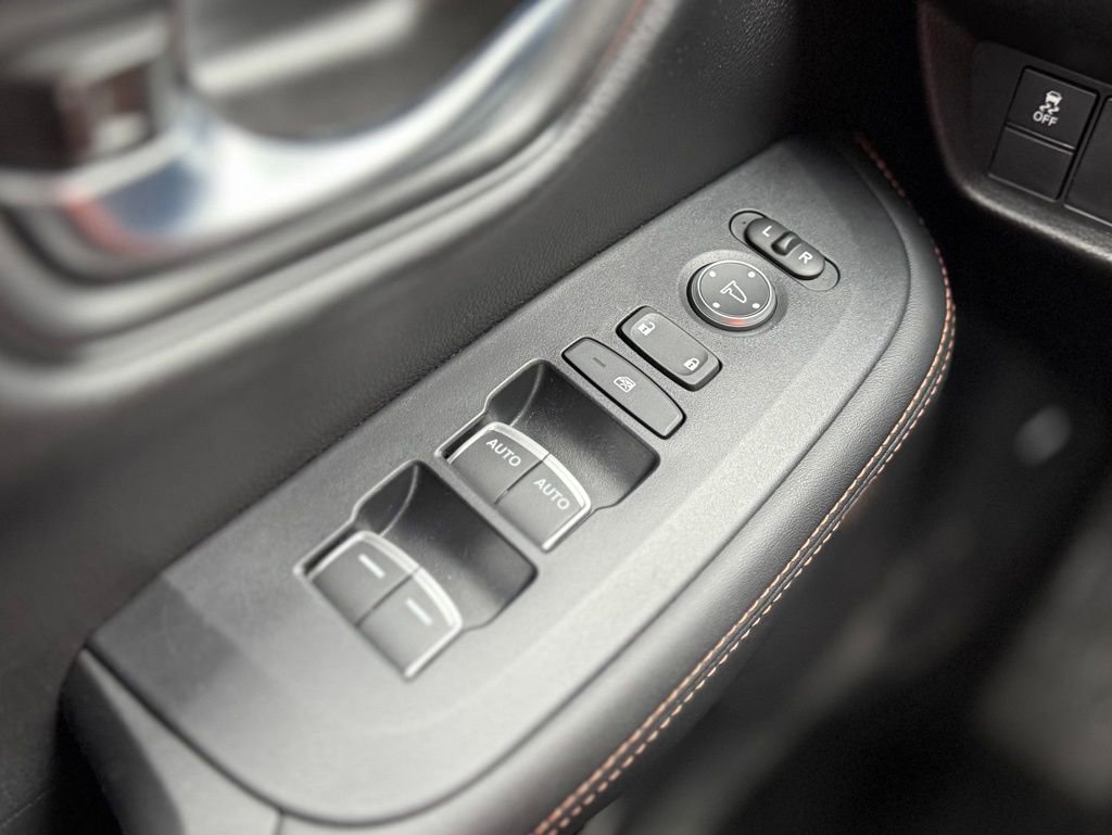 Used 2025 Honda HR-V Sport image 18