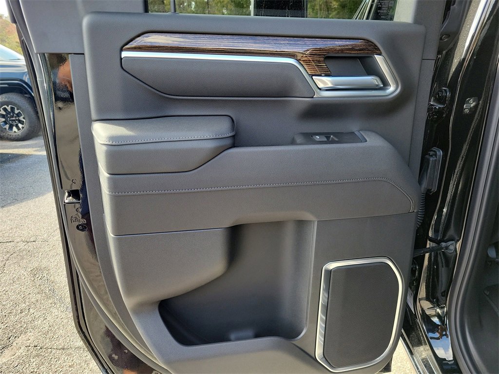 New 2026 GMC Sierra 2500 SLE w/ Preferred Package image 12