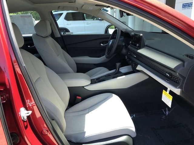 Used 2024 Honda Accord EX image 11