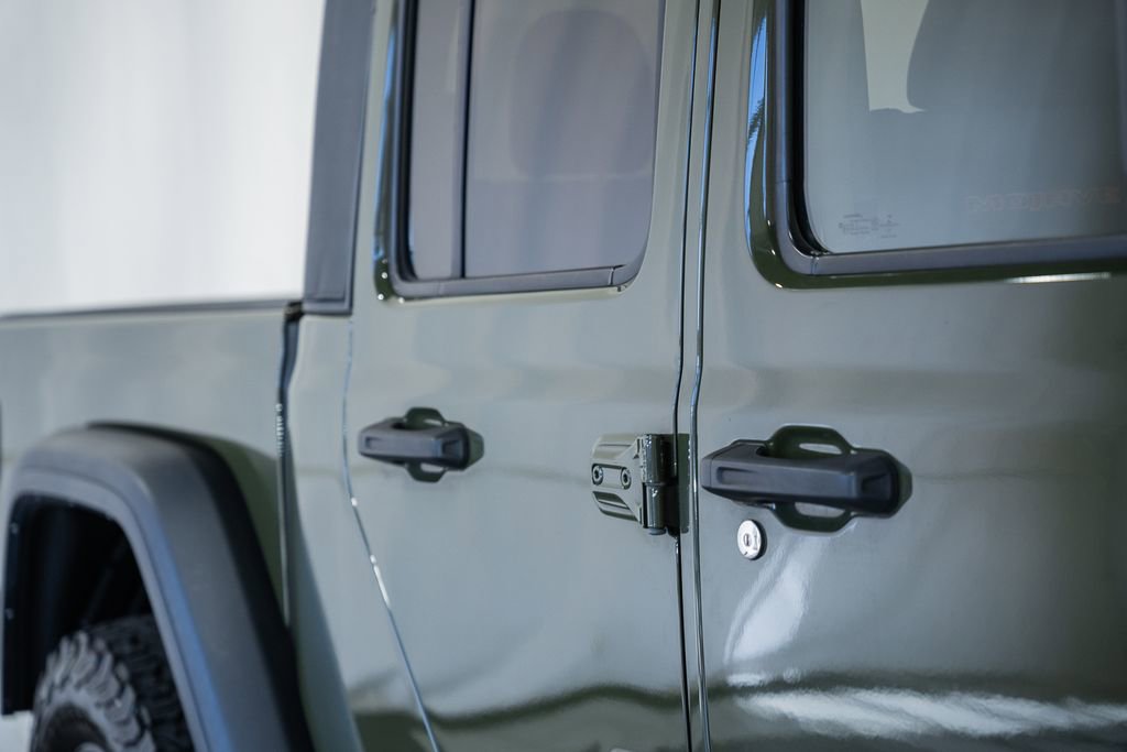 Used 2021 Jeep Gladiator Mojave w/ Safety Group image 18